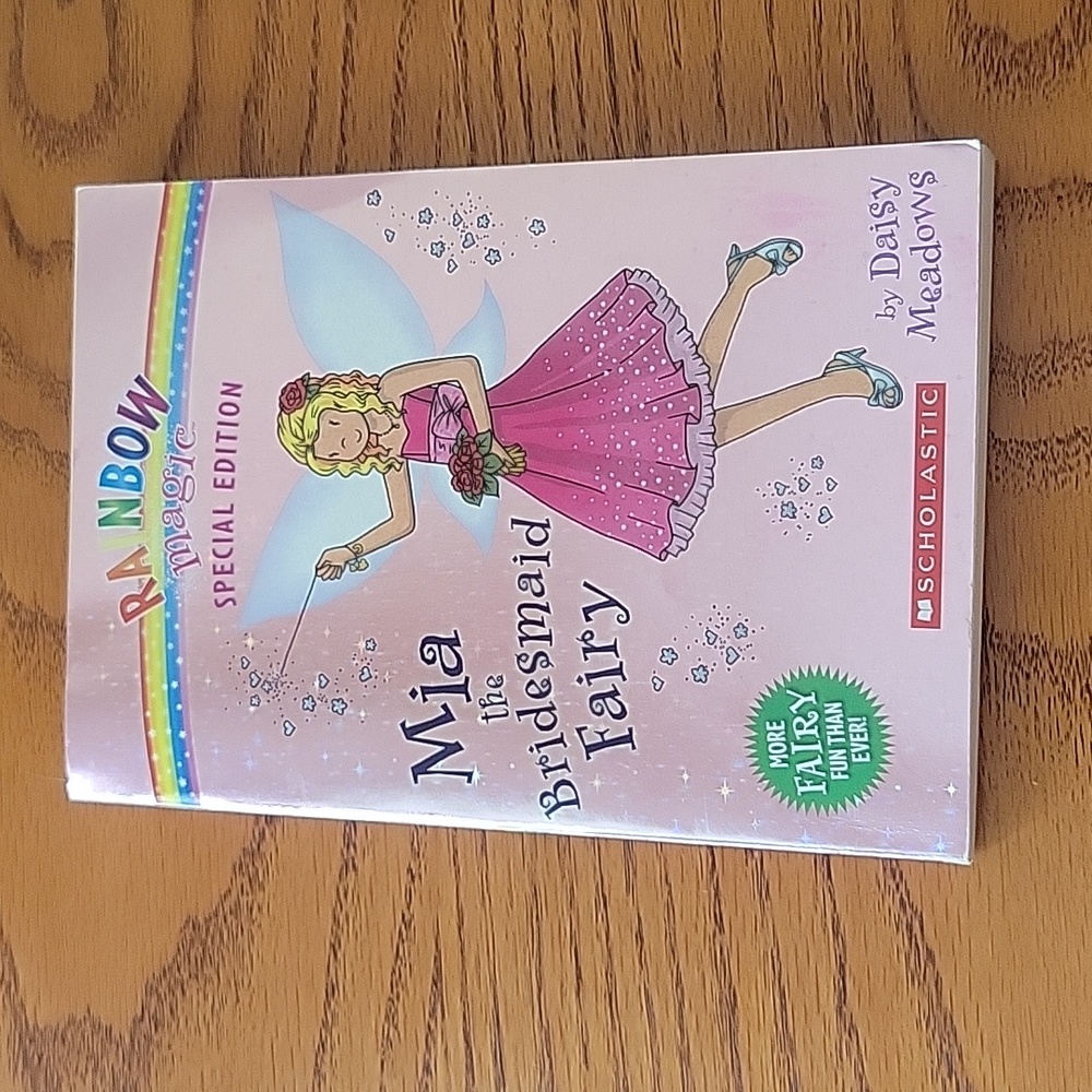 ● Book: Mia the Bridesmaid Fairy | Rainbow Magic